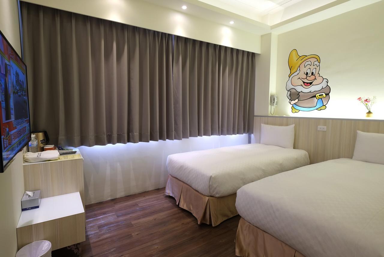 M Hotel Kaohsiung Esterno foto
