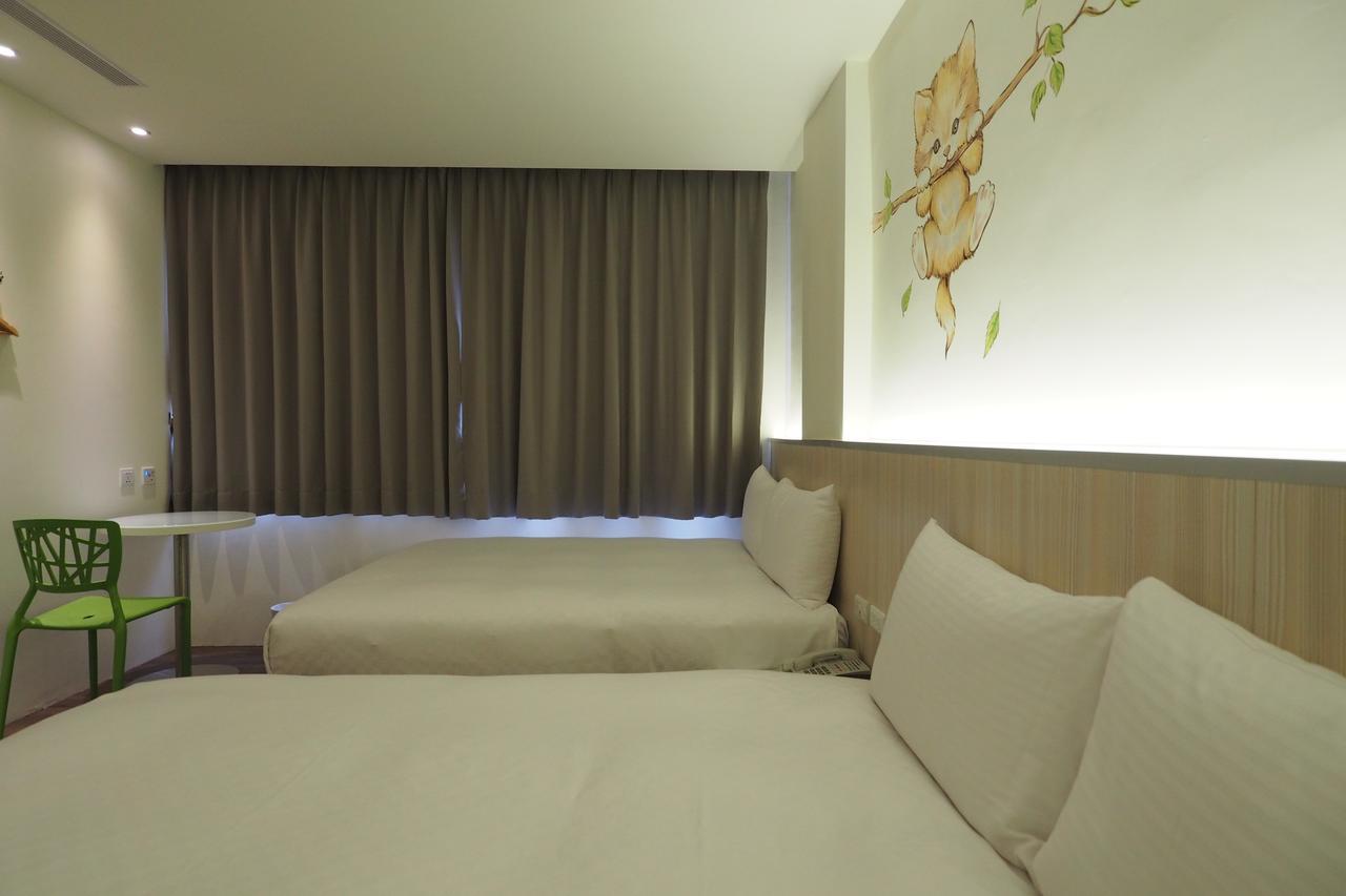 M Hotel Kaohsiung Esterno foto