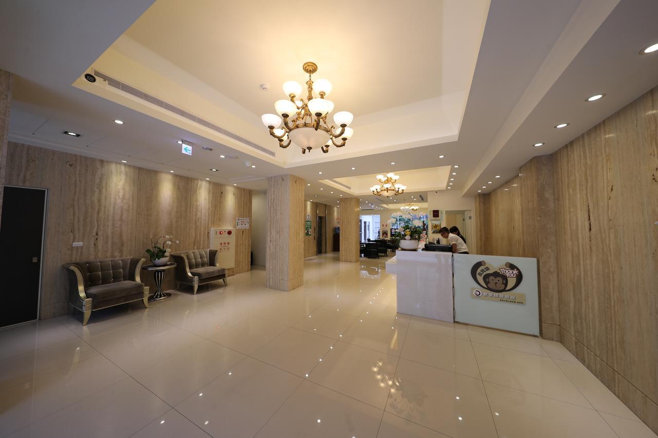 M Hotel Kaohsiung Esterno foto