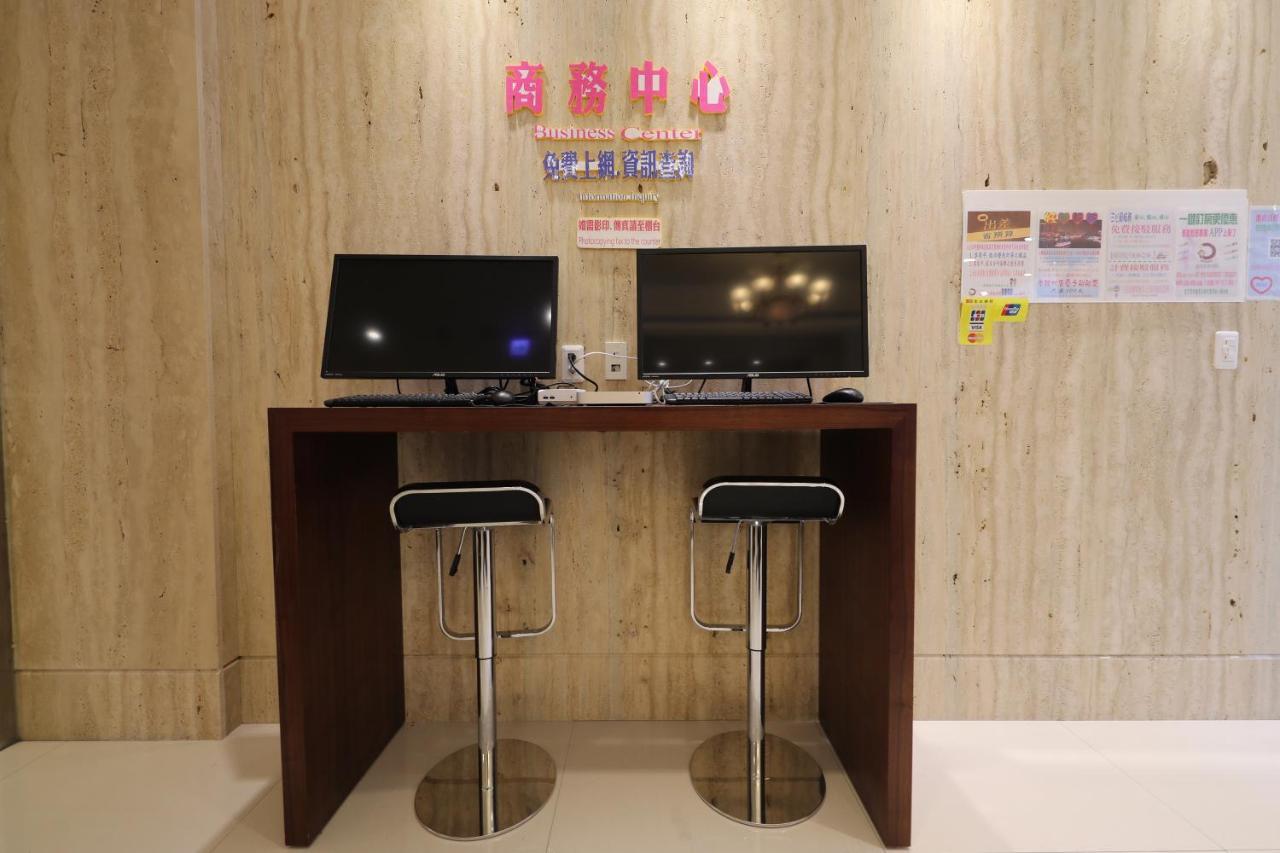 M Hotel Kaohsiung Esterno foto