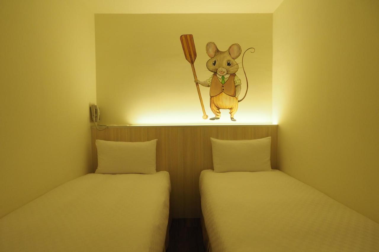 M Hotel Kaohsiung Esterno foto